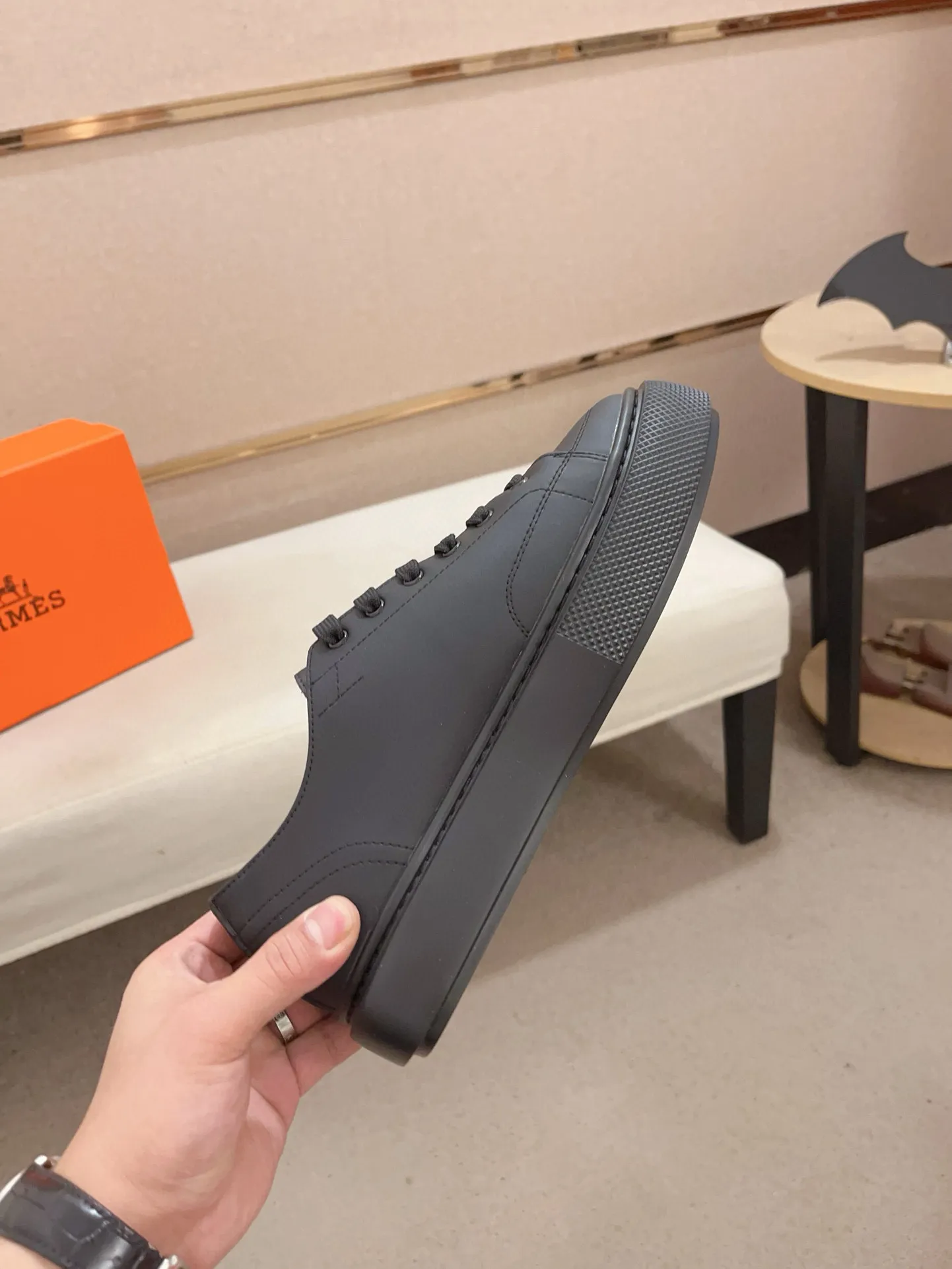 Men's clothing and shoes💰: 442💰《HERMES》【Classic original single version】Hermès; top 🔝purchase agent🔍🔍men's latest 🇺🇸 counter sales simultaneously, imported from Italy original ▲▲cowhide ▲▲ (high-end, nobility, class) ) Exquisite workmanship (Italian 🇮🇹 imported water-dyed 🐂 cowhide lining) sole: original sole provided by the original factory, ⚠️exclusive double-layer activity·TPR·rubber·combined molded outsole; super comfortable·wear-resistant·non-slip·environmental protection The real thing is more beautiful if you take the real thing (high quality, follow the order). You can enter and exit the counter at will * Number of yards: 38-44 (45 can be customized and cannot be returned or exchanged)